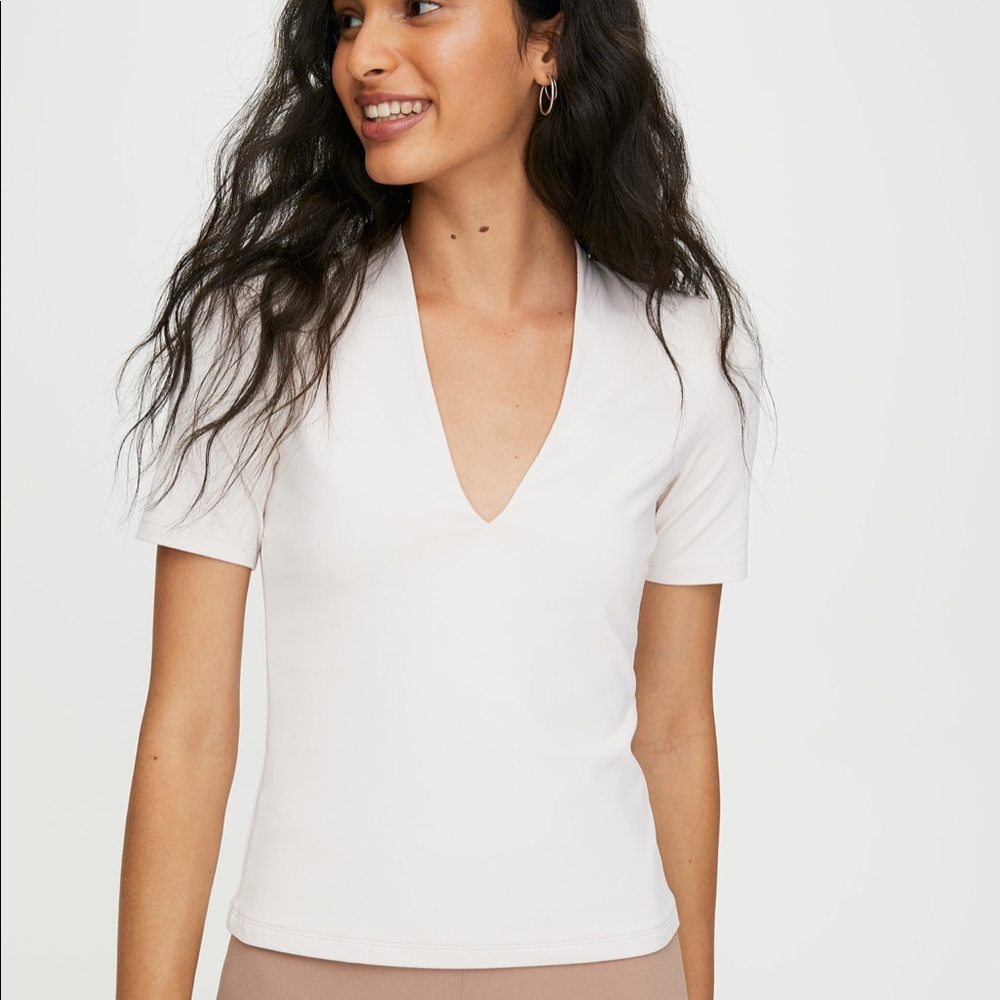 New with tags Aritzia Babaton Coleman top
